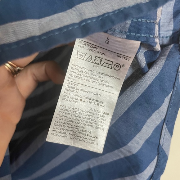 Men’s Short Sleeve Button Up - Picture 4 of 4